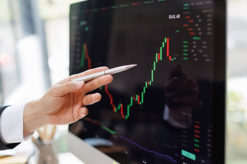 Why Traders Hold Losing Positions